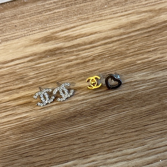 Random earrings and pendant - Picture 1 of 4